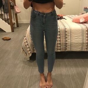 Brandy Melville Light Ankle Length Skinny Jean
